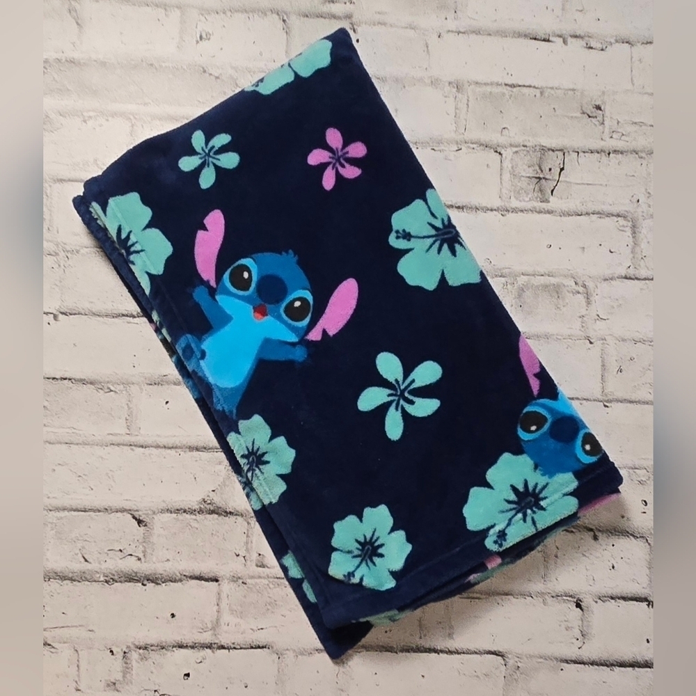 Disney Stitch Fleece Throw Blanket Blue Floral Print Lilo & Stitch Plush Cozy